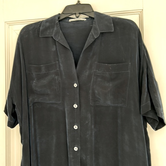 Statement piece. Short-sleeved maxi shirt dress in navy with side slits. - Picture 4 of 5